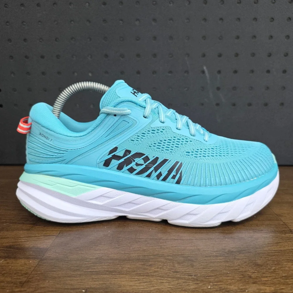 Hoka One One item close contact